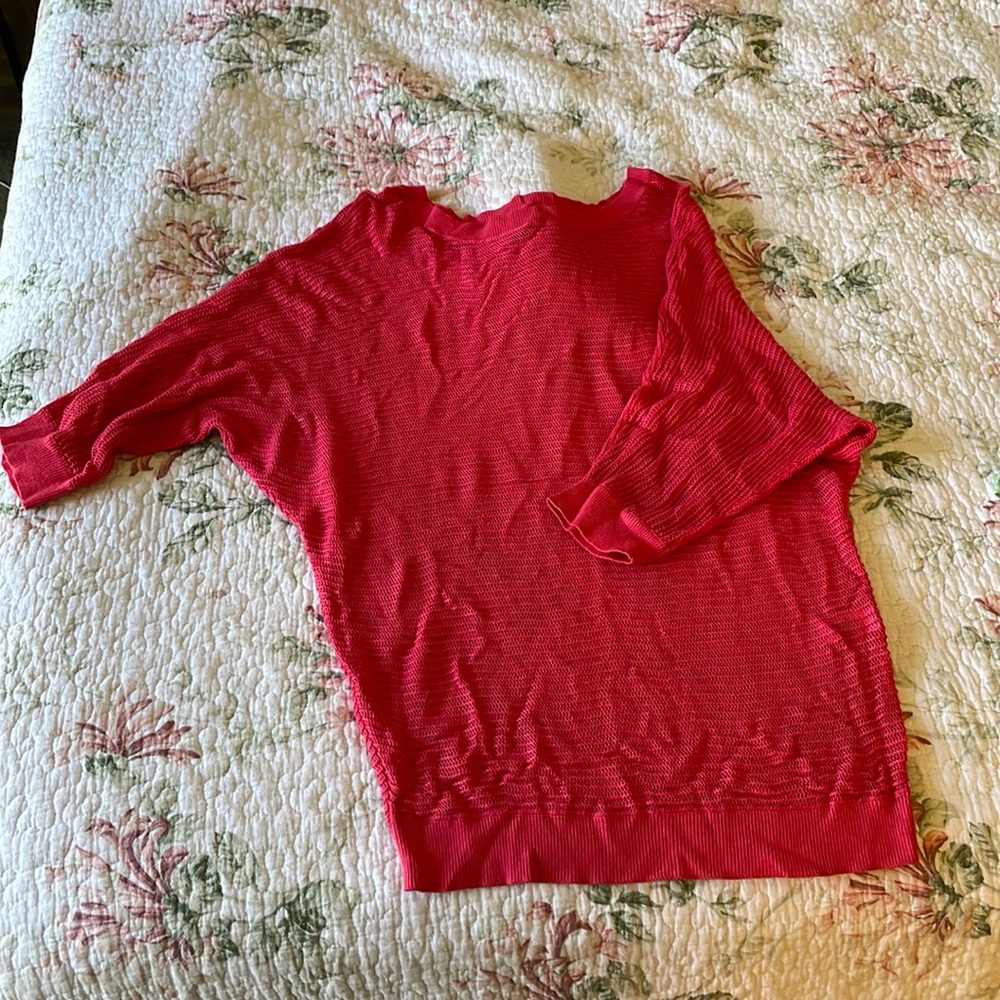 Oversized mesh top